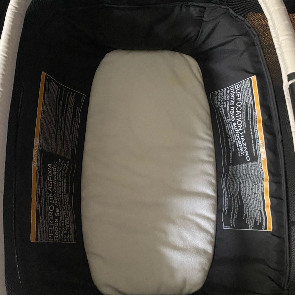 Graco Pack 'n Play Nearby Seat Playard color:Davis